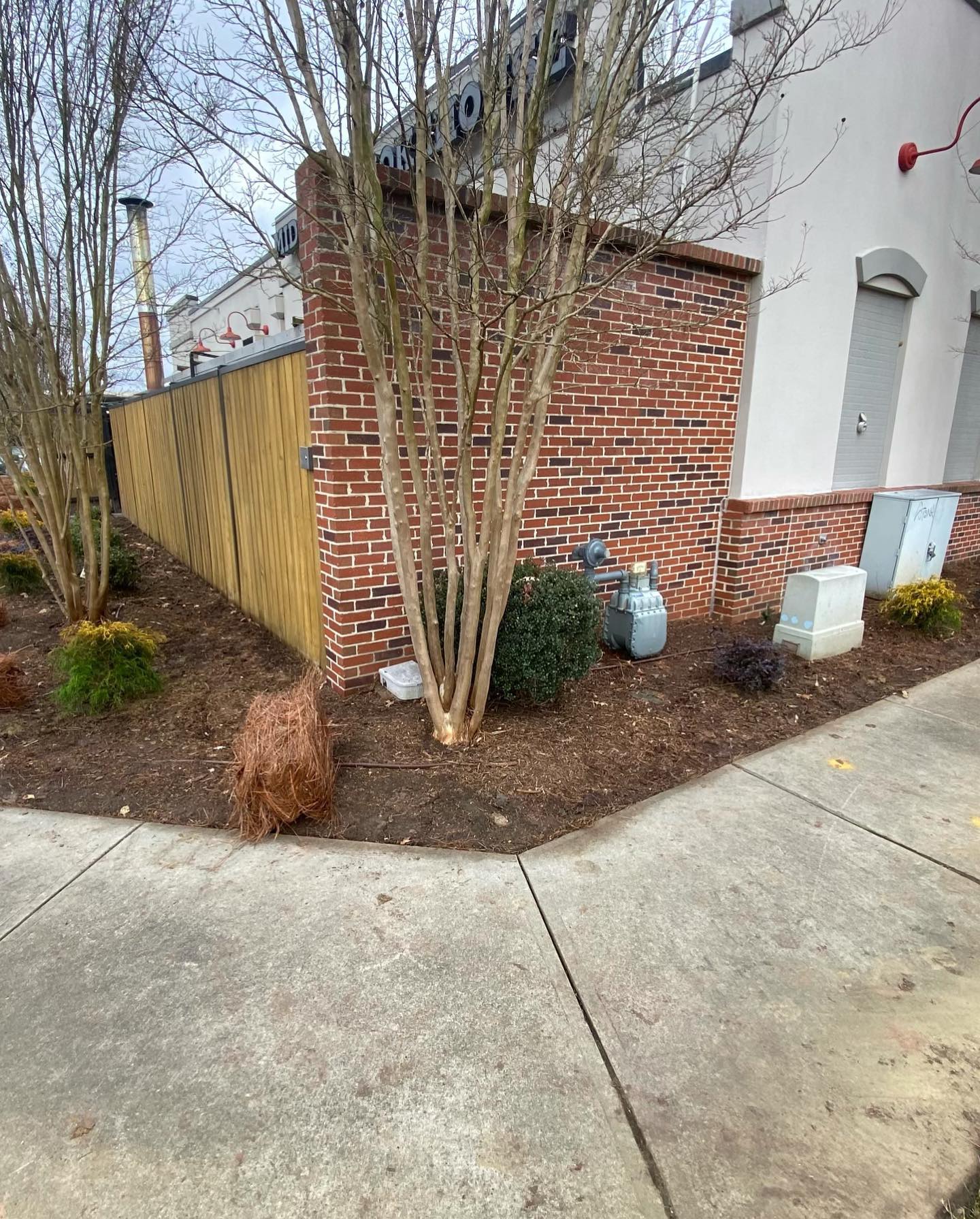 COMMERCIAL LANDSCAPING